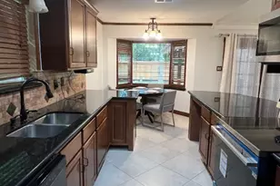 5 Deerfoot Ct, The Woodlands, TX 77380 - Photo 8