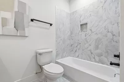 8805 Parkway Drive, Houston, TX 77088 - Photo 18