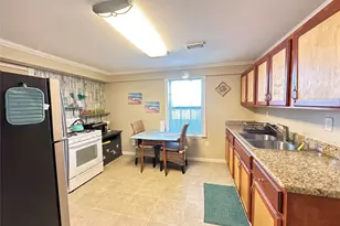 2014 39th St, Galveston, TX 77550 - Photo 8