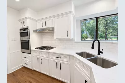 10715 E Timberwagon Circle, The Woodlands, TX 77380 - Photo 18