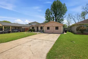 614 Branding Iron Ln, Houston, TX 77060 - Photo 2