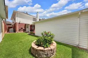 13831 Trumpetvine St, Houston, TX 77083 - Photo 16