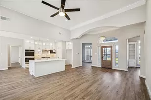 5437 Edgewater Ct, Willis, TX 77318 - Photo 4