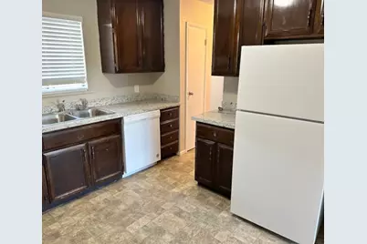 801 Avenue M #21, Bay City, TX 77414 - Photo 2