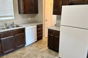 801 Ave M, Bay City, TX 77414 - Photo 2