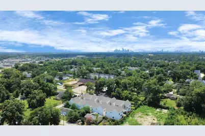 5935 Beall Street #D, Houston, TX 77091 - Photo 24