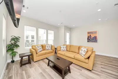 5935 Beall Street #D, Houston, TX 77091 - Photo 6