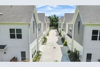 5935 Beall Street #D, Houston, TX 77091 - Photo 2