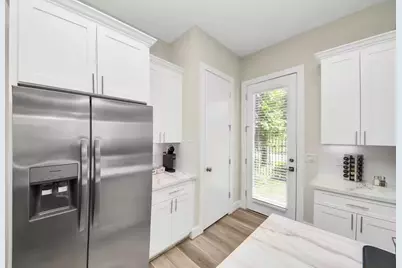 5935 Beall Street #D, Houston, TX 77091 - Photo 10