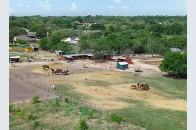 203 Saffles Road, Robinson, TX 76706 - Photo 2
