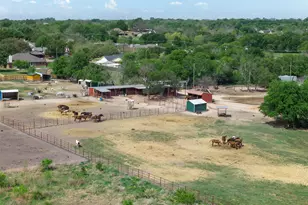 203 Saffles Rd, Robinson, TX 76706 - Photo 2