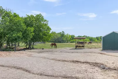 203 Saffles Road, Robinson, TX 76706 - Photo 8
