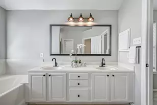 1020 Jefferson St, Alvin, TX 77511 - Photo 16