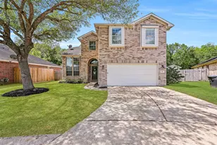 1020 Jefferson St, Alvin, TX 77511 - Photo 1