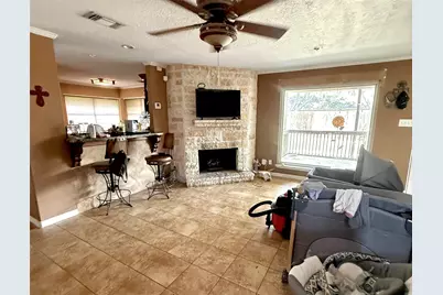 4800 Heathrow, Alvin, TX 77511 - Photo 4