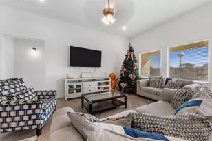 11918 Autumn Leaf Dr, Mont Belvieu, TX 77535 - Photo 4