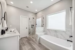 980 Randolph St, Houston, TX 77088 - Photo 12