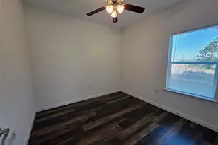 6119 Lacey Oak Dr, Hitchcock, TX 77563 - Photo 12