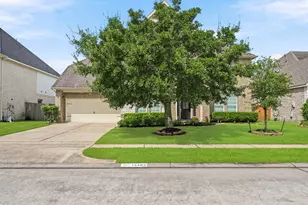 14403 Lakepointe Bend Ln, Cypress, TX 77429 - Photo 2
