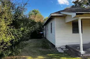 1648 W Rev Dr Ransom Howard St, Port Arthur, TX 77640 - Photo 2