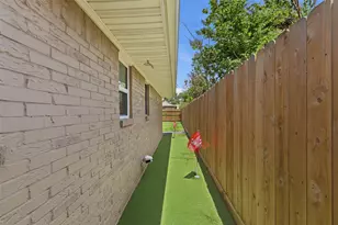 8526 Cedel Dr, Houston, TX 77055 - Photo 10