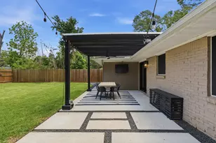 8526 Cedel Dr, Houston, TX 77055 - Photo 6