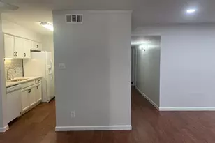 5550 N Braeswood Blvd, Houston, TX 77096 - Photo 2