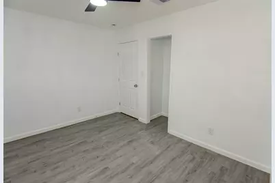 9210 Saint Lo Road, Houston, TX 77033 - Photo 14