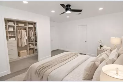 9210 Saint Lo Road, Houston, TX 77033 - Photo 10