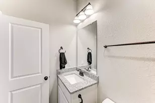 404 Summit Ridge Ct, Willis, TX 77318 - Photo 38