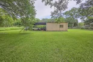 1655 E South St, Alvin, TX 77511 - Photo 32