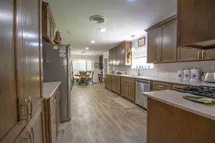 1655 E South St, Alvin, TX 77511 - Photo 6