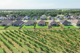 4130 Vintage Ests Ct, Bryan, TX 77808 - Photo 2