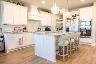 4130 Vintage Ests Ct, Bryan, TX 77808 - Photo 8