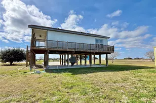 43 Buckskin Dr, Palacios, TX 77465 - Photo 2