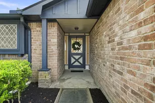 13539 Brook Hollow Dr, Sugar Land, TX 77498 - Photo 2