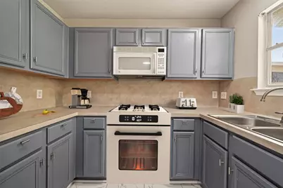 8614 Black Cliff Lane, Houston, TX 77075 - Photo 10