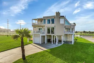 19131 Kahala Dr, Galveston, TX 77554 - Photo 2
