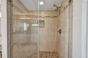 19131 Kahala Dr, Galveston, TX 77554 - Photo 38