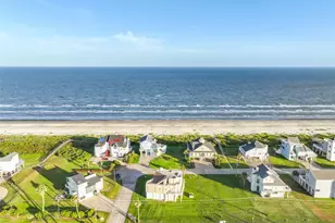 19131 Kahala Dr, Galveston, TX 77554 - Photo 8