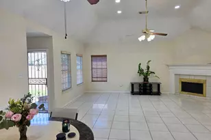 13607 Sable Ln, Houston, TX 77014 - Photo 6