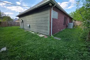 13607 Sable Ln, Houston, TX 77014 - Photo 26