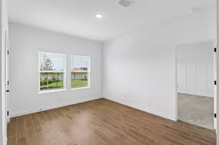 7930 Jade Crst Dr, Angleton, TX 77515 - Photo 8
