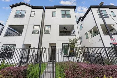 2706 Grand Fountains Drive #F, Houston, TX 77054 - Photo 2