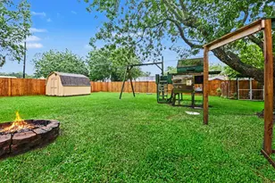 9942 Bayou Woods Dr, Baytown, TX 77521 - Photo 28