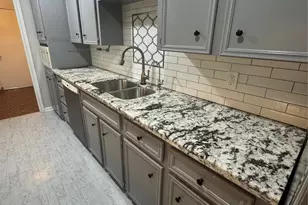 9942 Bayou Woods Dr, Baytown, TX 77521 - Photo 8