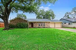 9942 Bayou Woods Dr, Baytown, TX 77521 - Photo 2