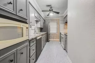9942 Bayou Woods Dr, Baytown, TX 77521 - Photo 16