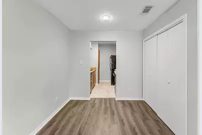 1900 Bay Area Boulevard #214, Houston, TX 77058 - Photo 14