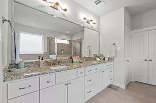 426 Hunters Xing Dr, Sealy, TX 77474 - Photo 10